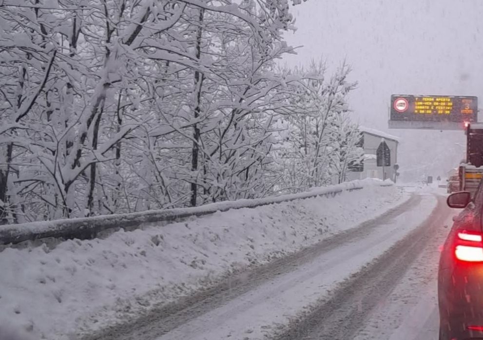 Tunnel di Tenda chiuso